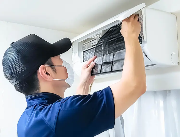 エアコン取り付け作業